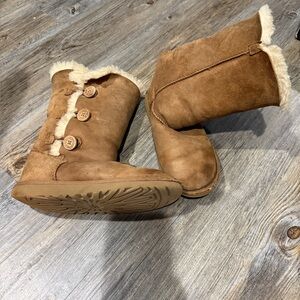 Girls Uggs 4